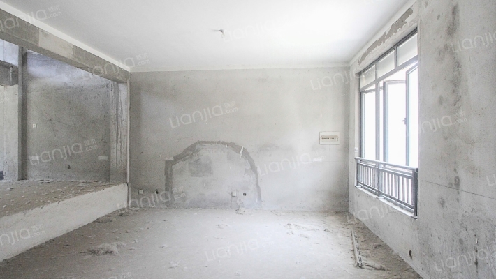 海天佳苑二手房实景图