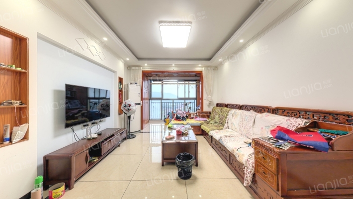 和威山千院二手房实景图