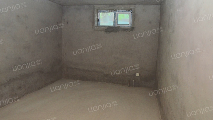 业主急售!本满五唯一独栋带南向大院子、距离北京800米-卧室B