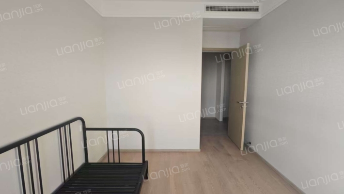 中船的房子，全南两居三阳开泰，中间楼层全天无遮挡-卧室B