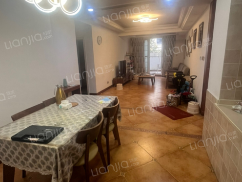 整租·融科金色时代二期 4室2厅 东南/南