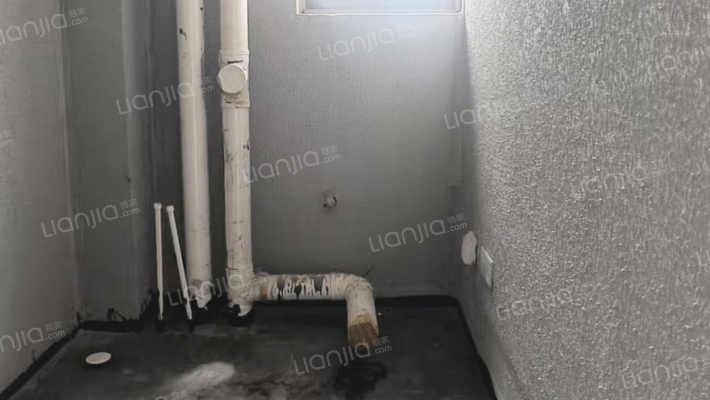 此房有本，南北通透，毛坯交付，随心装修，好楼层-卫生间A