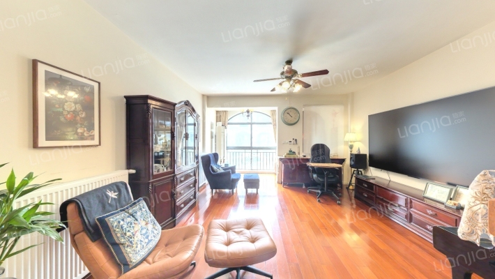 毕加索小镇(一期)(别墅)二手房实景图