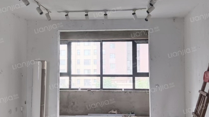 龙府佳苑二手房实景图