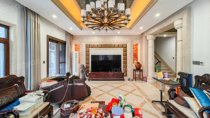 保利国际高尔夫花园英格兰堡(红谷滩)二手房实景图