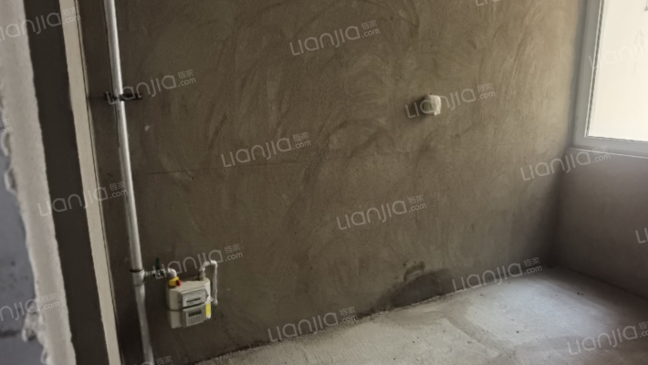 可商贷款，可公积金贷款。正规朝南两居室，-厨房