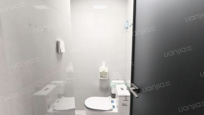 急售三利b区精装自住两居，价格美丽-卫生间