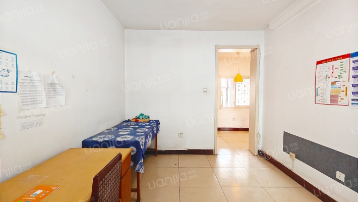 青年路77号二手房实景图