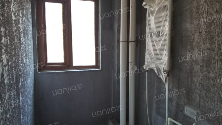 鸿坤理想尔湾 3室2厅 南 北-卫生间C