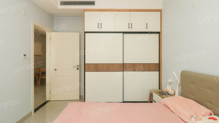 滨江路电梯精装2房，带中 央空调，直接拎包入住-卧室B