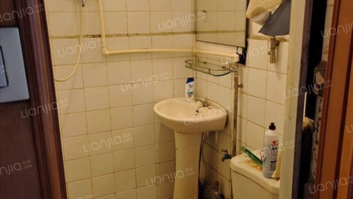 范阳路 铁道部建厂局 中间楼层-卫生间A