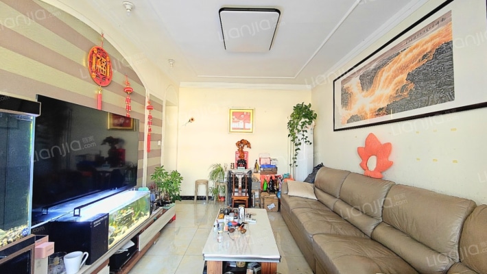 财政局南宿舍院二手房实景图