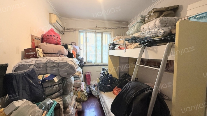 房子满五，户型好，位置好，下叠带小院。-卧室C