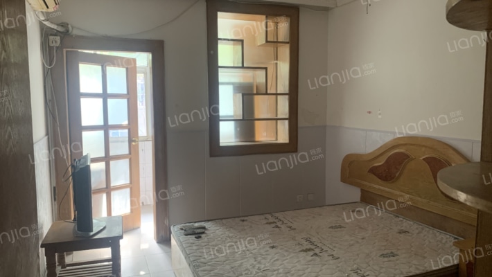 公交宿舍二手房实景图