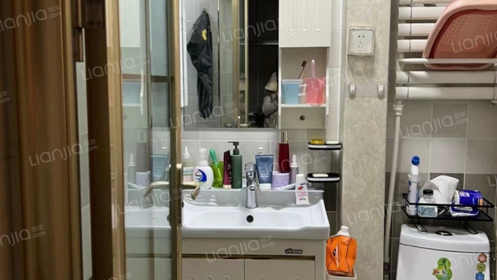 华丰小区 精装两居 南北通透 拎包入住-卫生间