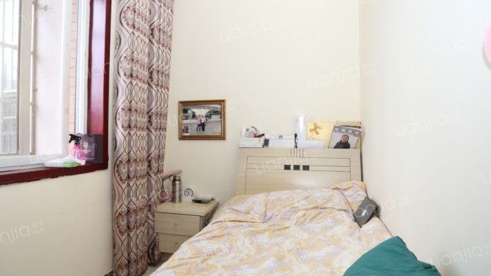 现代城二期 精装复式85万 低于市场价成熟小区配套齐全-卧室C