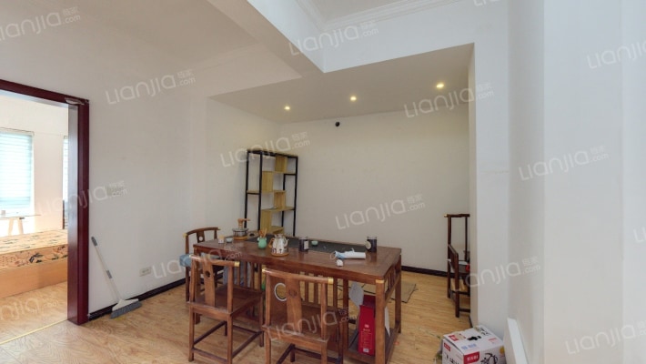 绿地·联盛国际乐活公寓二手房实景图