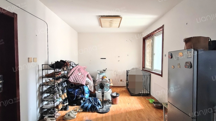 东贺安置小区B区二手房实景图