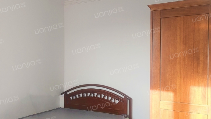 房子采光好，中间楼层，全无遮挡。-卧室B