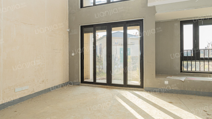 融创银城滴翠园南区二手房实景图