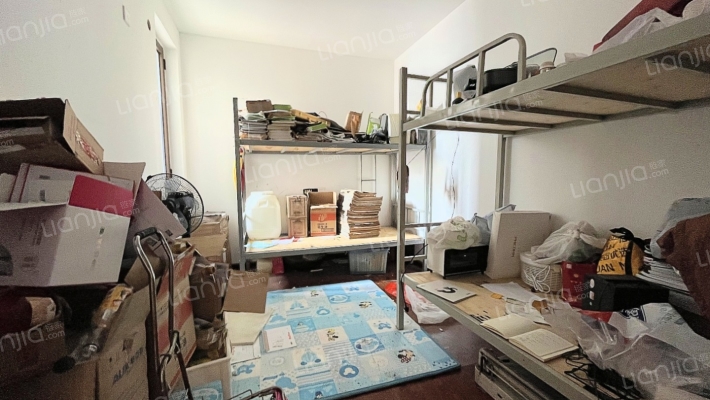 鸿坤小三居，满二，带装修，低楼层，出行方便-多功能间