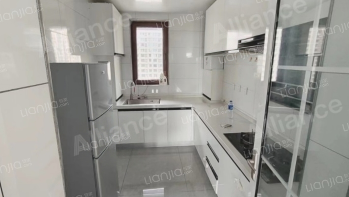 高铁板块，精装大三居，带全屋家居家电-厨房