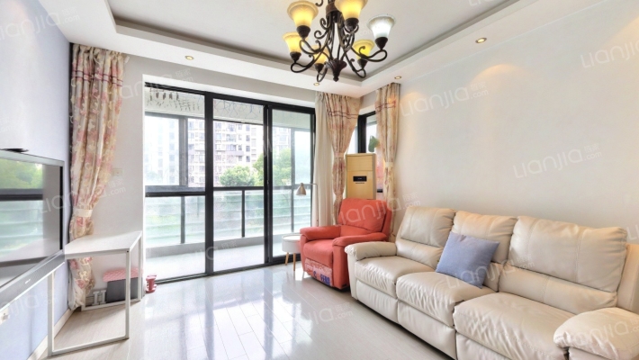 樱源晶舍二手房实景图