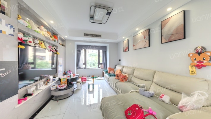 融创凡尔赛香榭二手房实景图