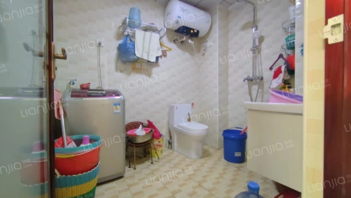 优质精装三居，中间楼层，业主诚意卖-卫生间