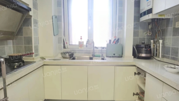 简单装修拎包入住 南北通透 大三居 好楼层 房本满二-厨房