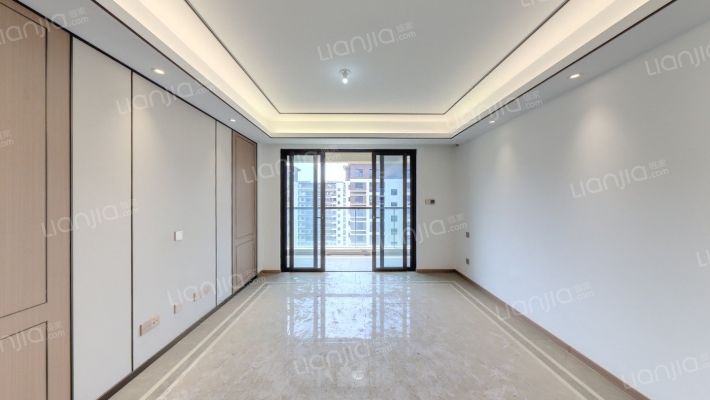 彰泰春岸雅筑二手房实景图