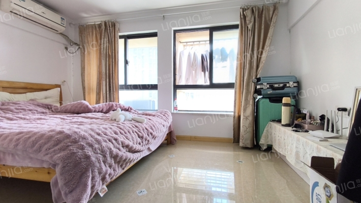 金贸公寓二手房实景图