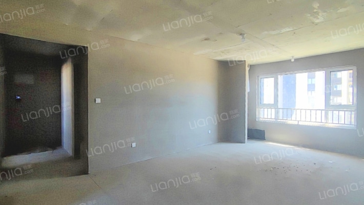 钻石商圈 三阳面三居室 双卫 客厅带阳台 购物方便-客厅