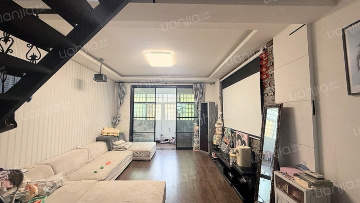 帝荣豪府二手房实景图