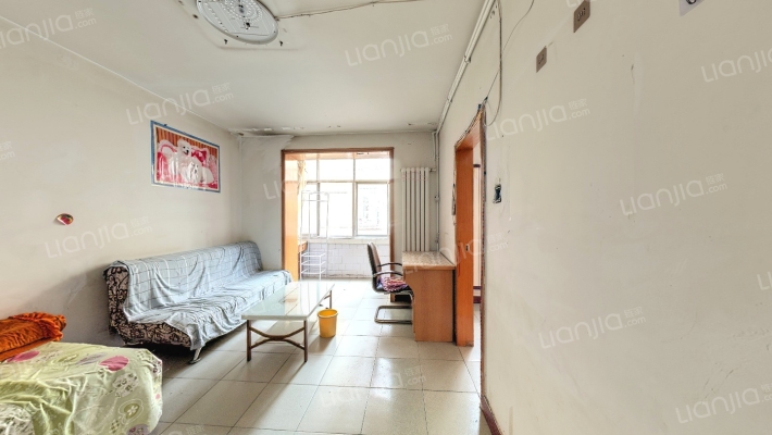 一段家属院二手房实景图