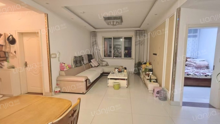 宝龙庄园E区二手房实景图