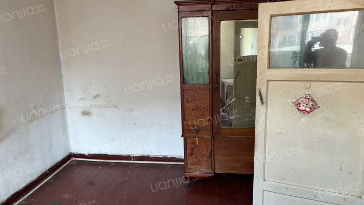 颂工街二手房实景图