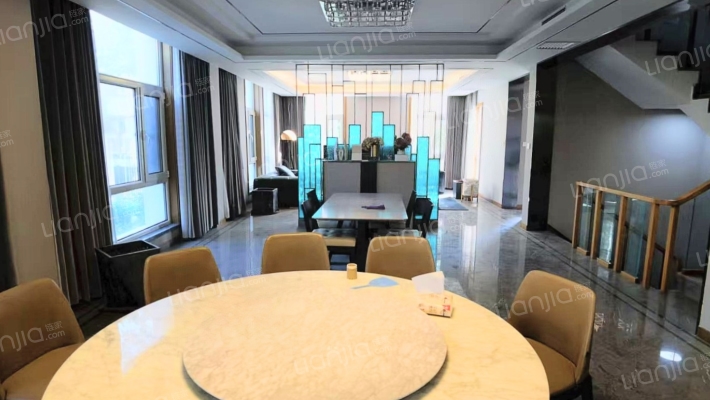 急售临湖大独栋别墅，精装修，价格美丽，风景独好-餐厅B