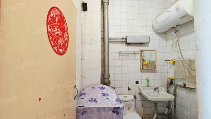 六十七处家属楼 1室1厅 南-卫生间