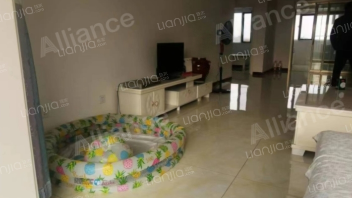 农大人才家园 南北通透大三居 精装修-客厅