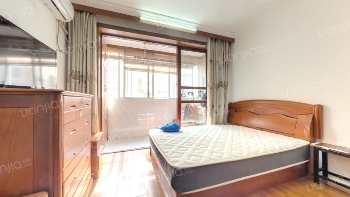 桃浦六村绿春苑二手房实景图