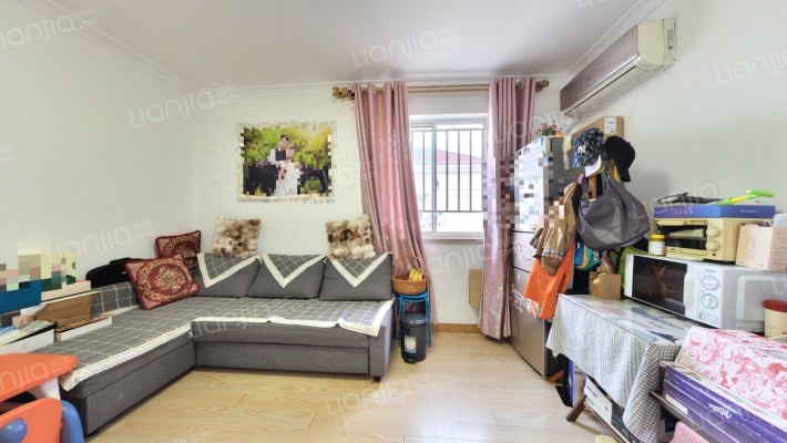 沁秋小区二手房实景图