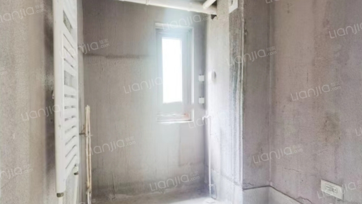 南北通透大三居，双卫，一层带院-卫生间A