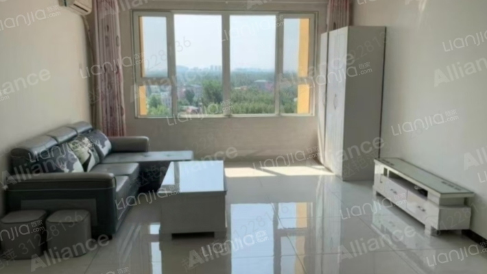 中楼层视野开阔，出行方便，通勤必选-客厅A