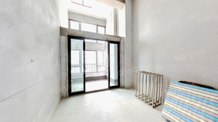桂林吾悦公寓4.8米高，边户，采光好-卧室