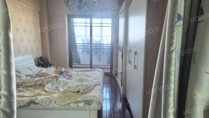 万达附近电梯房，总高7层，这是中间层，满五不唯一-卧室A