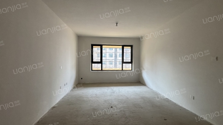 户型方正采光全天     全明格局-客厅