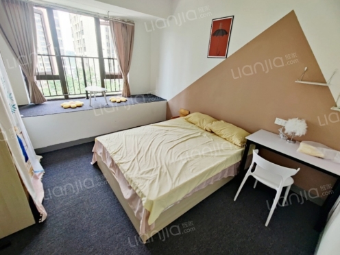 整租·华侨城天际湾B区 4室1厅 东南