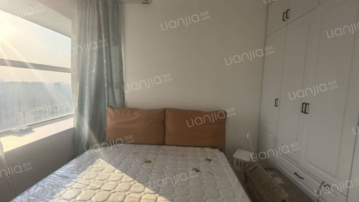 三利中和城两卧客厅朝阳大三居，户型好，采光好大三居-卧室A