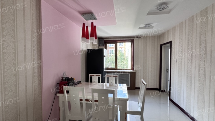 范阳路沿线 5居室 精装修 采光充足 通风好-餐厅